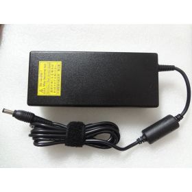 Orjinal PSAE3E-03901UTE Toshiba Satellite A200-1N2 Notebook Adaptörü